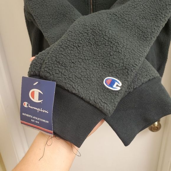 🤩New with tags champion sherpa sweater size men's medium - Picture 3 of 7